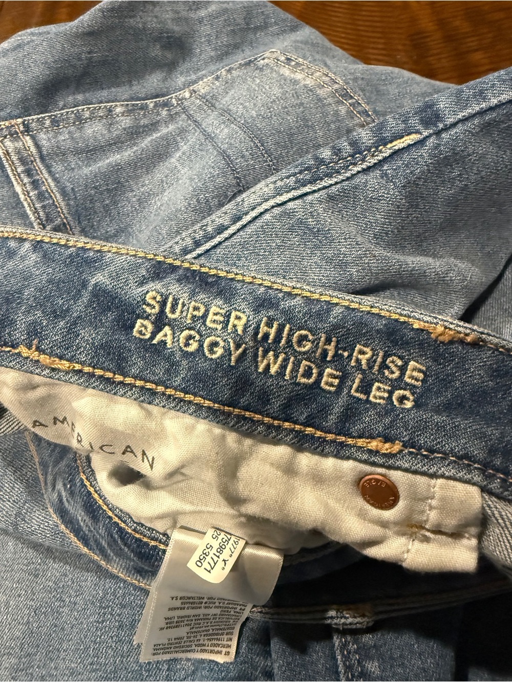 American Eagle Outfitters Medium Light Blue High-Rise Straight Jeans - Picture 3 of 4